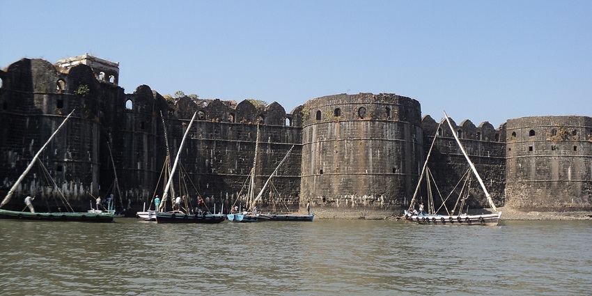 Murud Janjira Fort, the historic fort in Konkan with stunning coastal views.