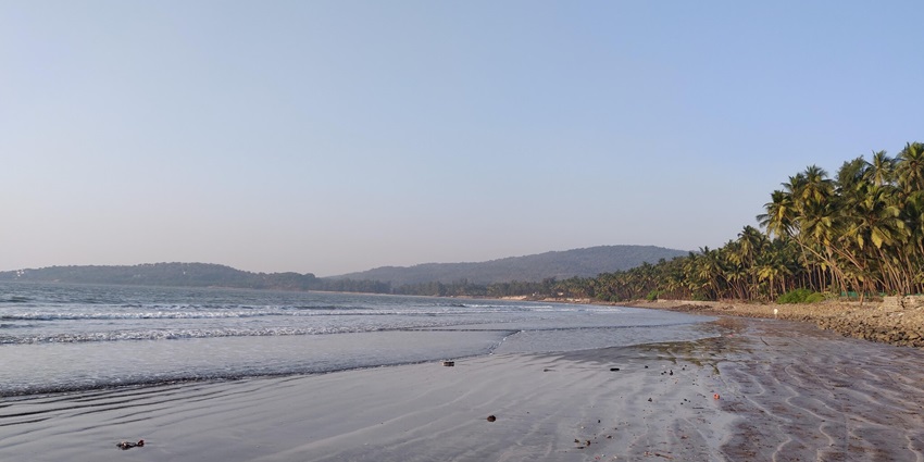The gentle waves of Murud Beach provide sandy shores ideally suited for relaxing and playing in the water.