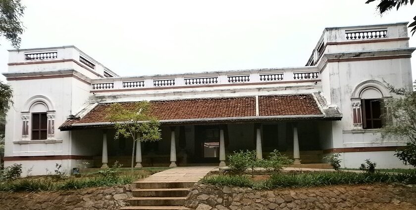 A front view of the famous tourist attraction of Tamil Nadu exuding historical charm.