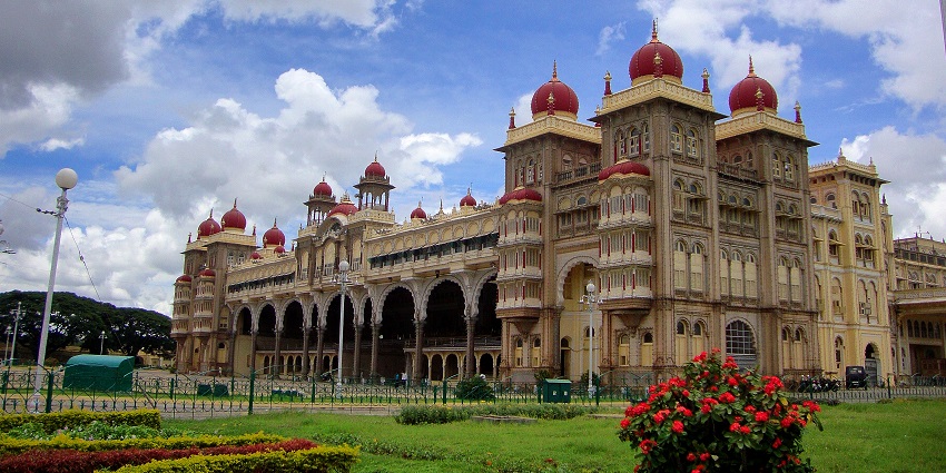 Picturesque view of Mysore Palace - one of the best places to visit in April near Bangalore