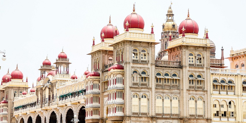 Mysore Palace is an ancient place to visit near Bangalore within 200 kms for travellers.