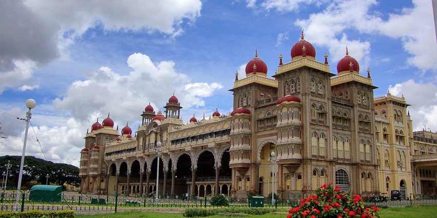 Places to visit in March in Karnataka include Mysore, the royal heritage city famous for palaces and gardens.