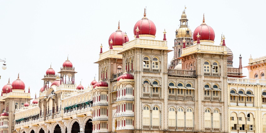 An image of Mysore Palace with stunning architecture, rich history, and vibrant culture.