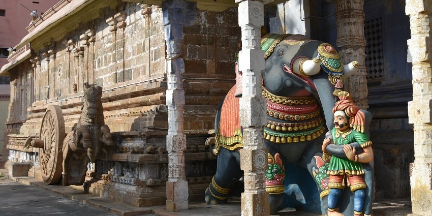 Discover the sacred Nageswaran Temple, located close to Kapaleeswarar Temple.