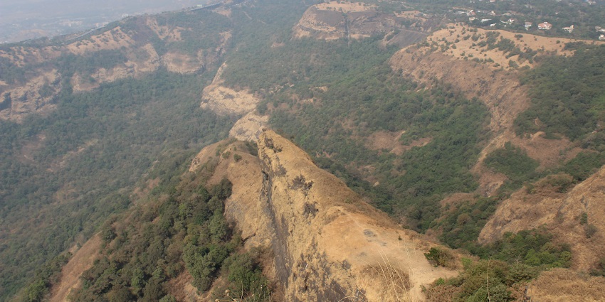 Nagphani Point offers stunning views, one of the best places near Bhorgiri Fort.