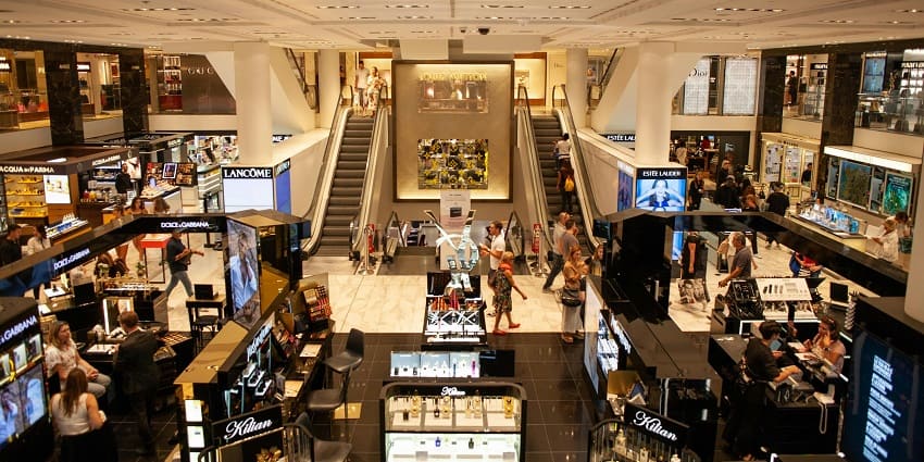A glimpse of the Nagpur Central Mall, one of the famous places for shopping in Nagpur.