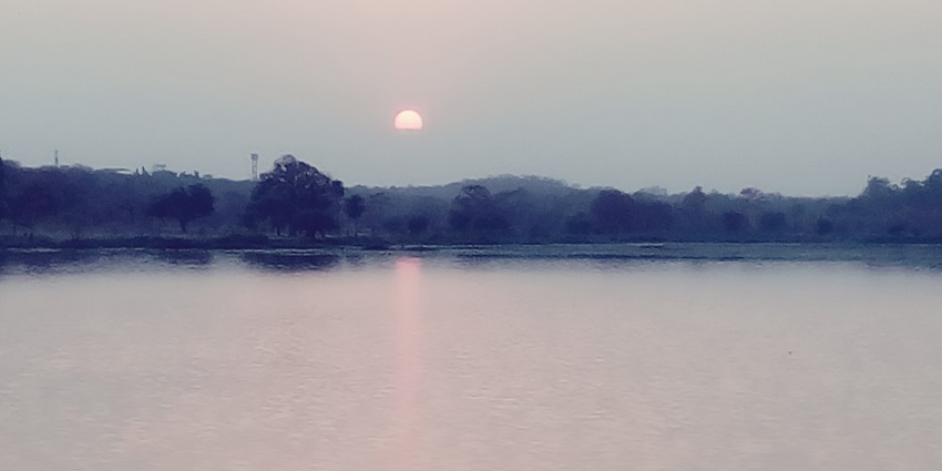 Breathtaking sunset at Futala Lake, a famous place near Gorewada Zoo to unwind!