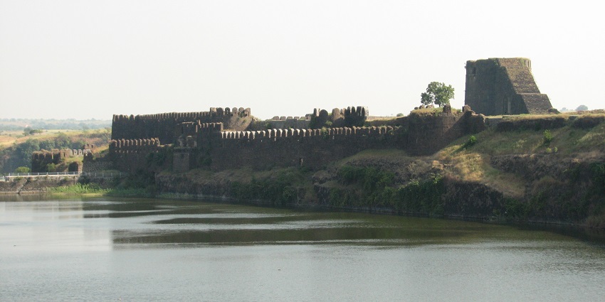 An image of Naldurg Fort, one of the most significant places to visit near Pandharpur.