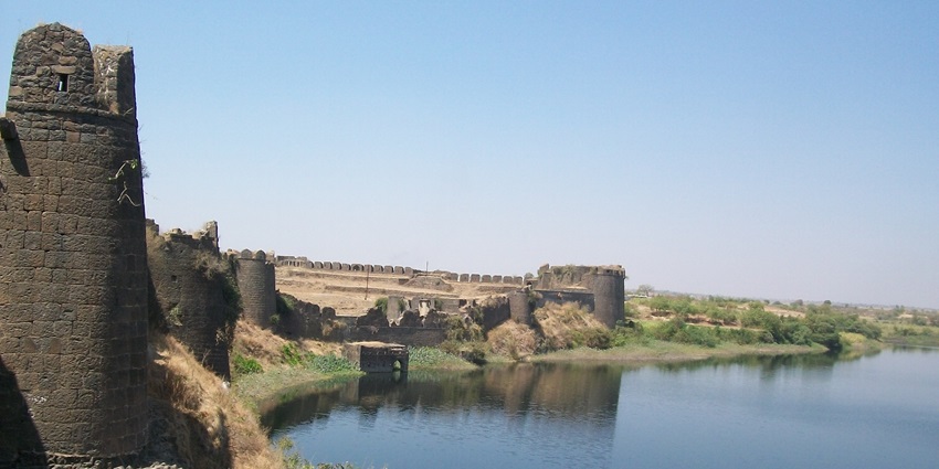 Naldurg fort of Bahmani Sultanate architecture, offering stunning panoramic views.