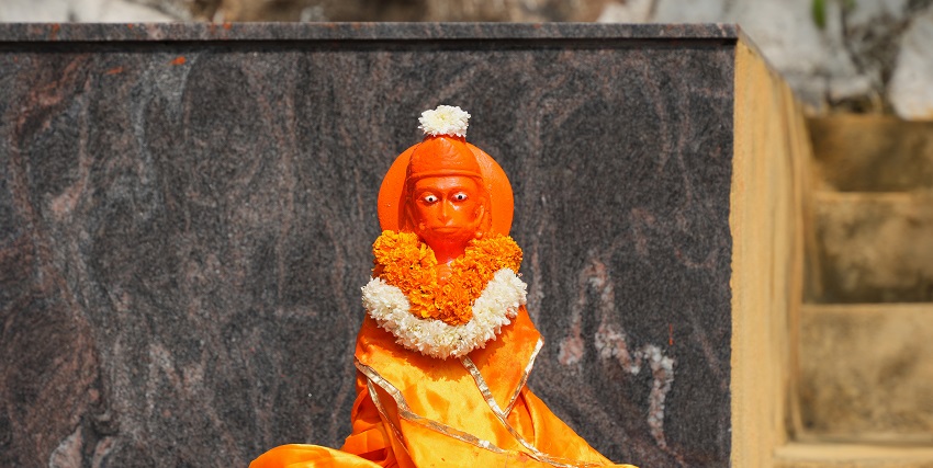 The beautiful inside image of the Namakkal Anjaneyar Temple in Tamilnadu.