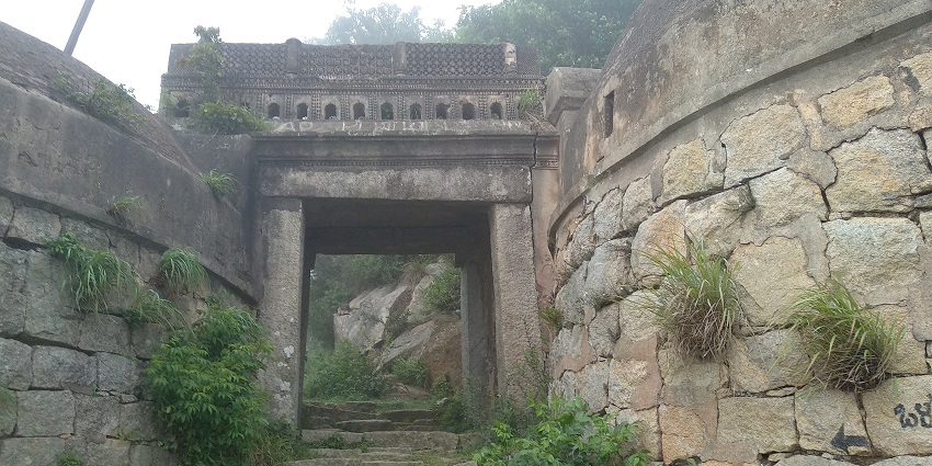 Nandi Hills Fort is among the famous tourist places in Chikkaballapur with breathtaking panoramic views.