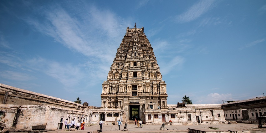 Kabini touris places feature Nanjangud Shree Kanteswara Temple, spiritual haven for Lord Shiva devotees.