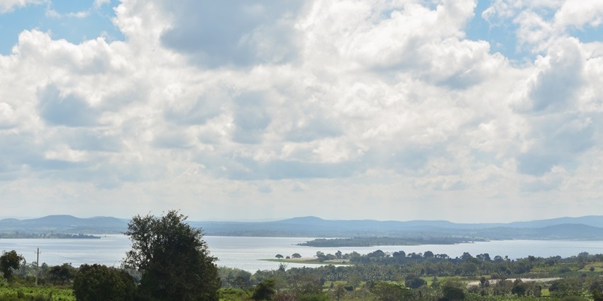 The scenic Narasapur Lake, which is one of the best places to visit near Kolar