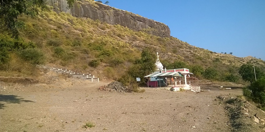 Stunning view of Narayangad, a popular tourist destination near Sajjangad Fort.