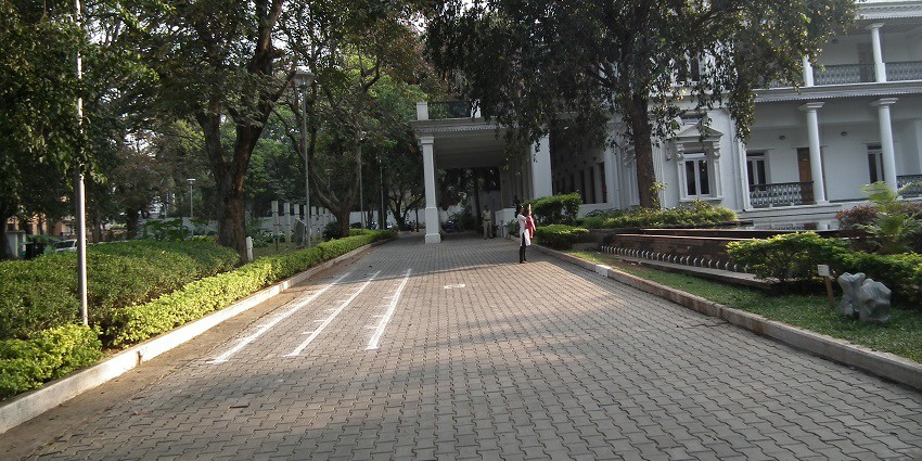 NGMA, an artistic place to visit in Bangalore for couples.