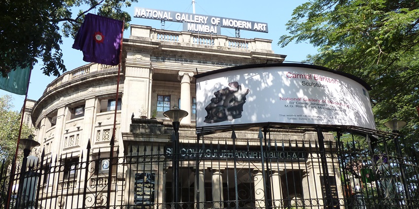 A view of the famous National Gallery of Modern Art, a tourist destination in Maharashtra.