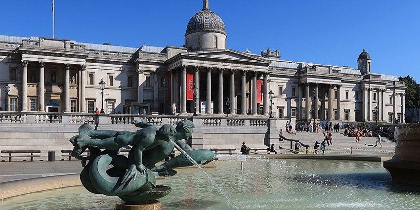 The entrance of the National Gallery, close to Genting Casino in London for all.