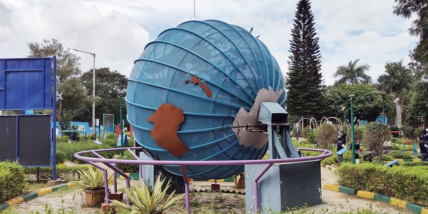View outside the building of Nehru Planetarium, an ideal spot for science lovers