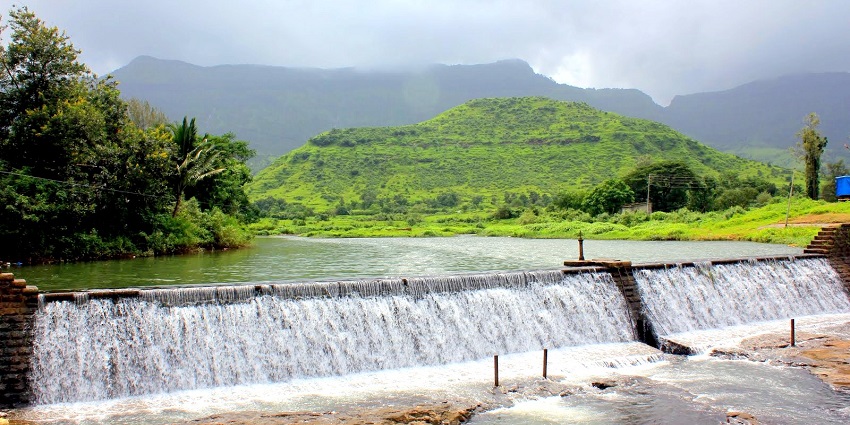 A lush green picture of Neral, among the top places to visit near Mumbai within 100 km.