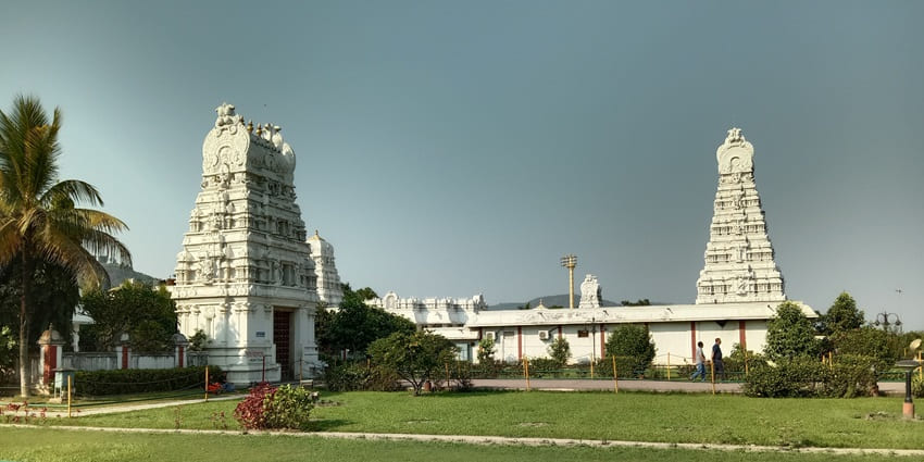Image of Nerul Balaji Temple similar to the Kharghar one - tourist attractions in Kharghar