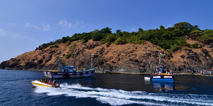 Netrani Island features vibrant marine life, ideal for scuba diving adventures for all.