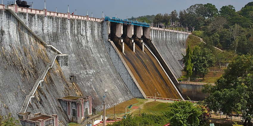 Neyyar Dam is one of the best locations in Thiruvananthapuram, Kerala.