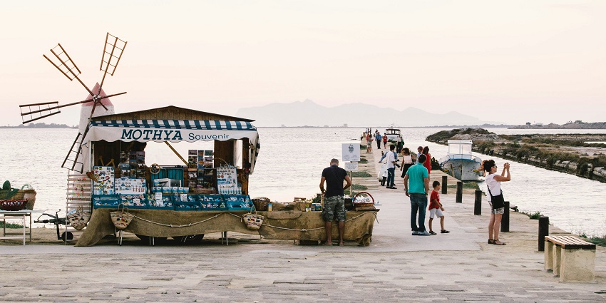Exploring the vibrant night market is one of the best things to do in Gili Trawangen.