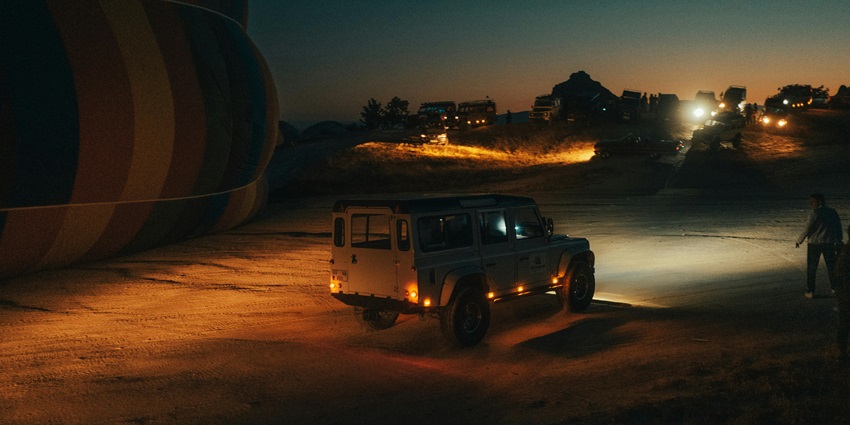 Experience nightlife adventure with thrilling night safaris and wildlife with your friends.