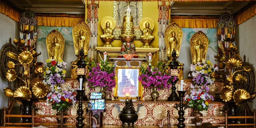Nipponzan Myohoji Temple is famous for its meditation space in Worli, Mumbai for all.