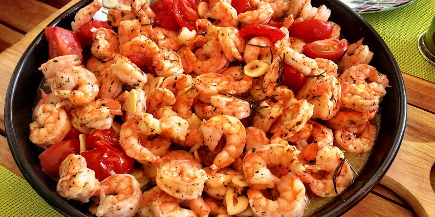 Party places in Mumbai Bandra feature O Pedro offering seafood and local Goan delicacies.