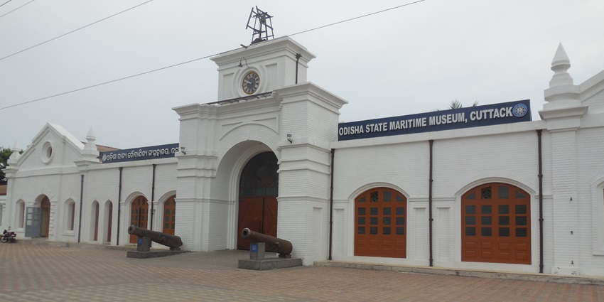 Located in Cuttack, near the Barrage of Mahanadi, this is among the best museums in Odisha.