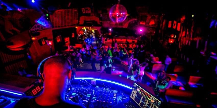 Modern lounge providing a vibrant nightlife experience and cocktails.