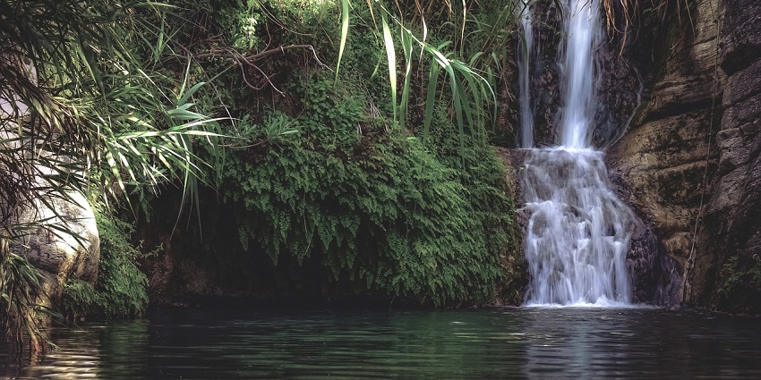 Make sure wear comfortable and non-slippery shoes when trekking to this waterfall