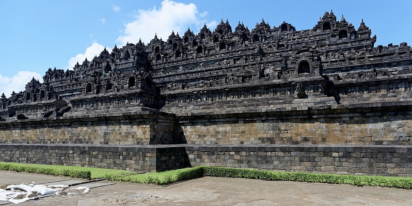 A picture of the beautiful architecture of Borobudur Temple representing the local culture
