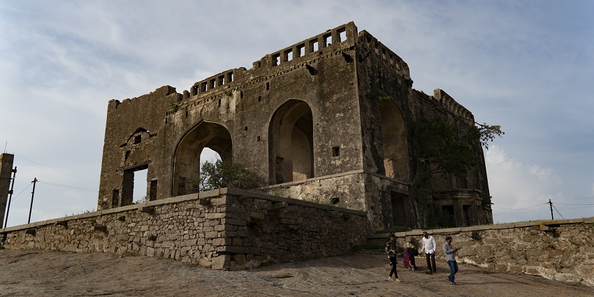 Sohna Fort looks marvellous when witnessed from a height.