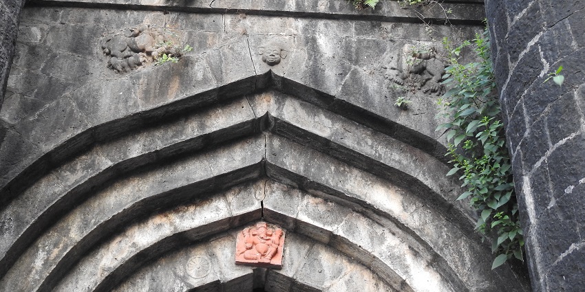 Ajinkyatara Fort is a natural attraction in Maharashtra with steep paths and breathtaking scenery.