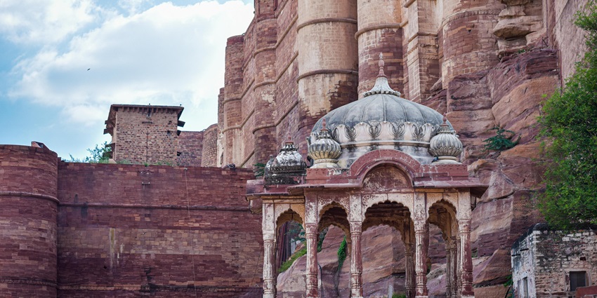 When visiting Indrai Fort stay hydrated, wear comfortable shoes, and respect nature.