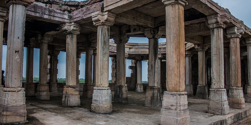 Ancient archaeological site with historical ruins, famous for tourism and exploration.