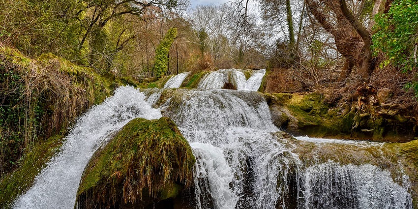 Manimuthar Waterfalls is a perfect haven for trekking opportunities for travellers