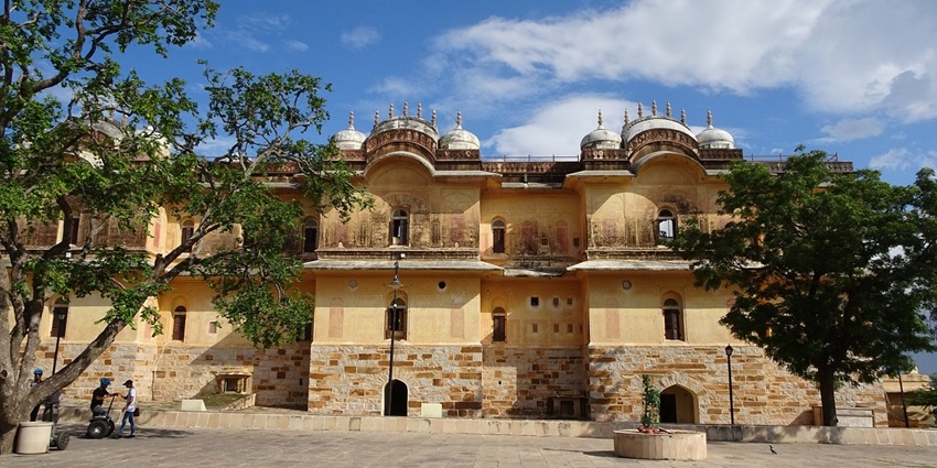 View of Takmak Fort showcasing its historic architecture and surroundings.
