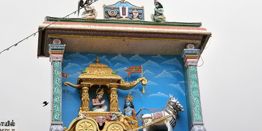 Depiction of Krishna, the charioteer of Arjuna, according to the legend in the temple