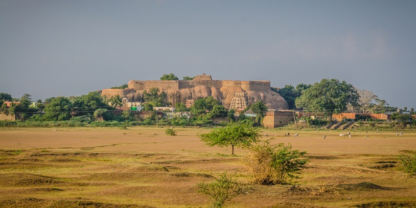 When visiting Thirumayam Fort Tamil Nadu wear comfortable shoes and check fort timings.