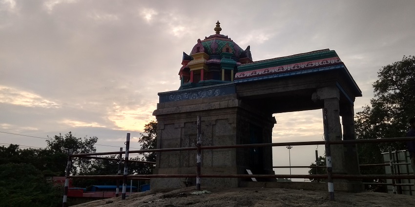 Sunset view at Pillayarpatti Temple in Tamil Nadu, emitting aesthetic vibes.