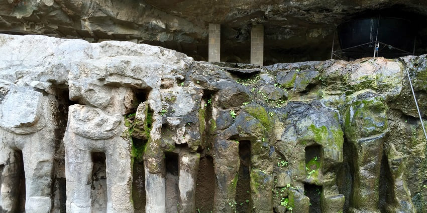 Travel tips for visiting Pitalkhora Caves, trekking advice and weather conditions.