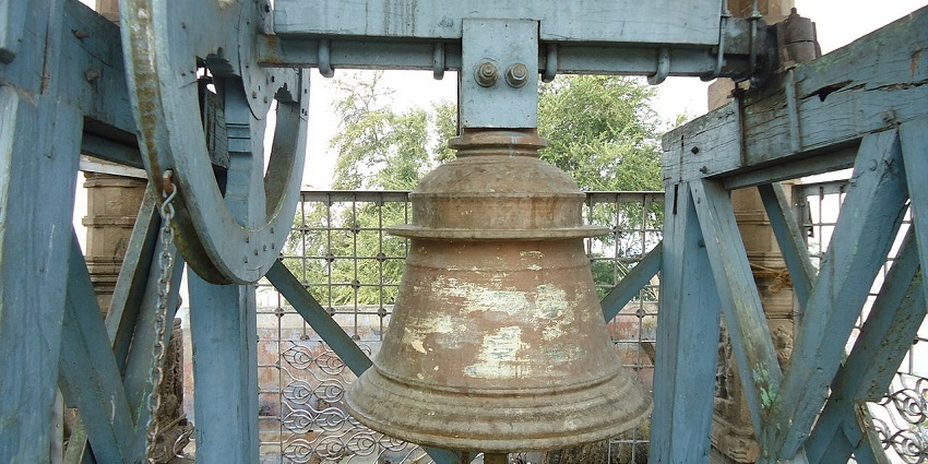 Close-up of the temple bell at Palani Temple, symbolising its spiritual significance