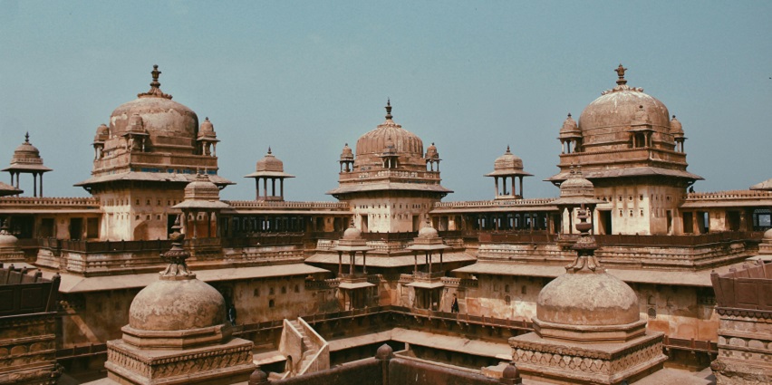 An image showing an Imposing citadel stretching skyward, showcasing the majestic beauty of Chakan Fort.
