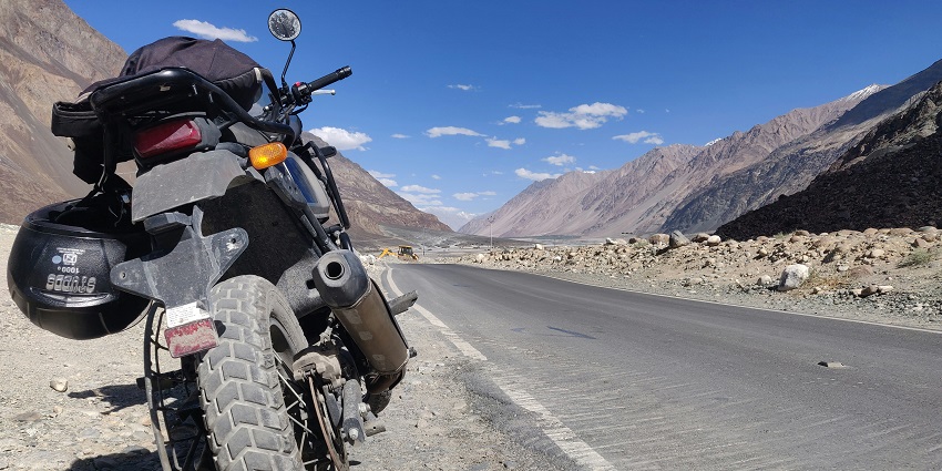 Leh-Ladakh region is challenging so pack accordingly while visiting Gogra Hot Springs.
