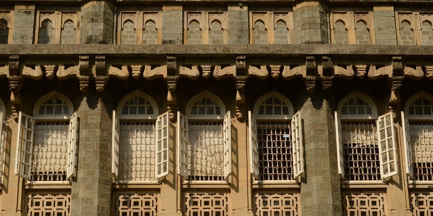 Walls of Chhatrapati Shivaji Maharaj Vastu Sangrahalaya.