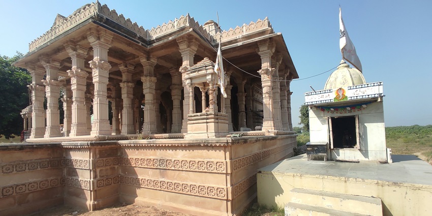 The Vigneshwara Temple in Ozar, one of the top places to visit near Bhimashankar.