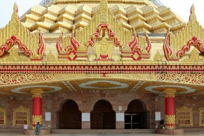 pagoda temples is one of the most unique temples not only in just mumbai but in the entire country